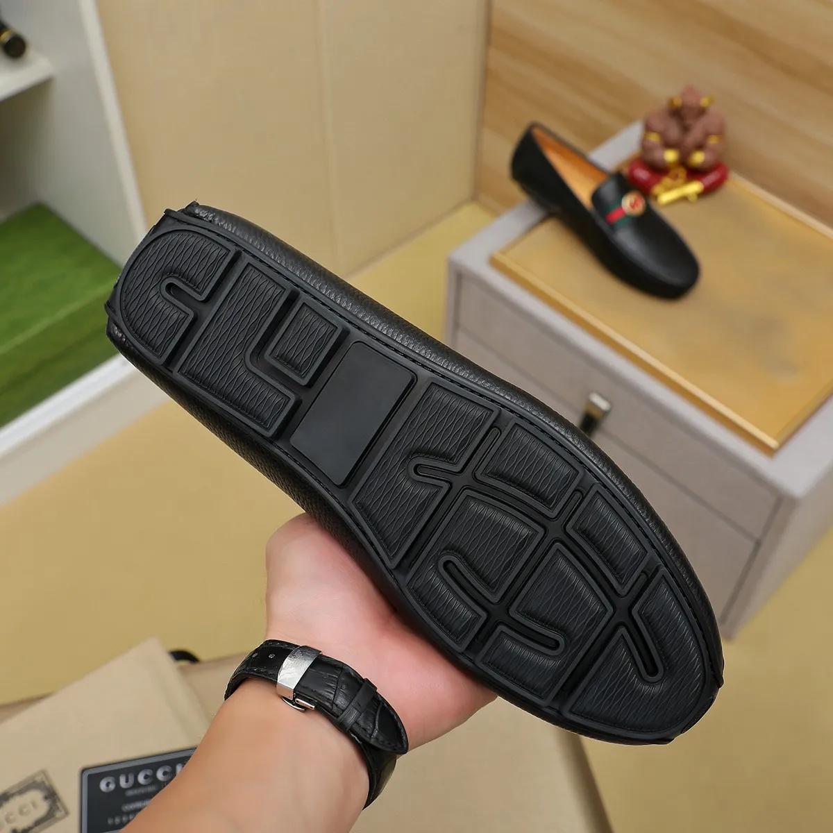 Men's shoes 💰360💰💰GUCCI Gucci official website synchronizes the latest model 🛃The upper is made of imported cowhide, 🐷leather lining, rubber outsole, 🎩🎩top-notch handcrafted workmanship with fine stitches and threads🔍definitely satisfy those perfectionist men who pursue high luxury quality 👏 Colors available! Code number 38-45 Large quantity in stock